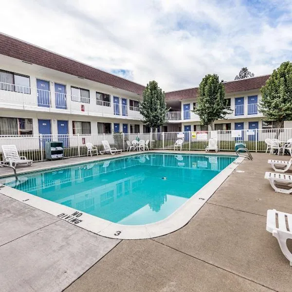 Motel 6-Yreka, CA, hotel in Yreka