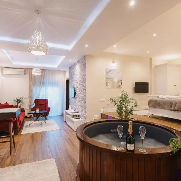 Padam Hotel & SPA, hotel di Ulcinj