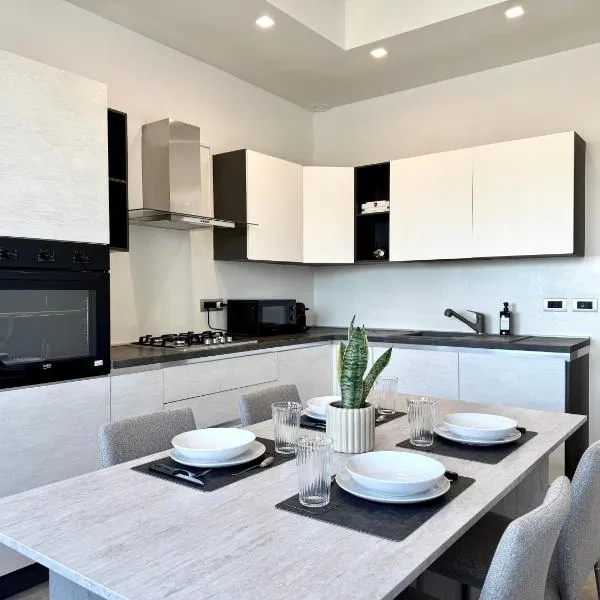 Cuneo Centro-Moderno Bilocale con vista panoramica: Cuneo'da bir otel