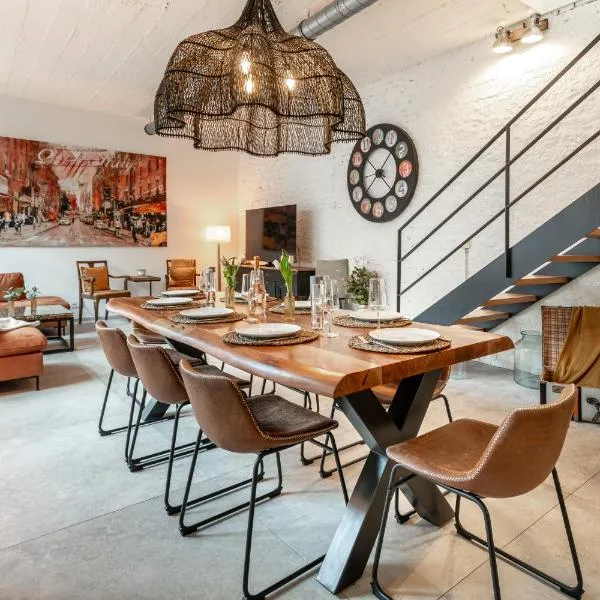 Beautiful Design 2 BR Loft, khách sạn ở Mertert
