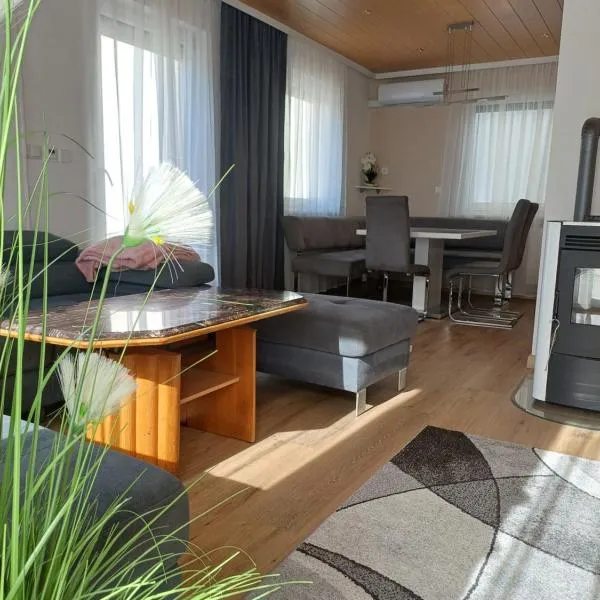 Apartmenthaus Stöckl in Bad deutsch Altenburg、Bad Deutsch Altenburgのホテル