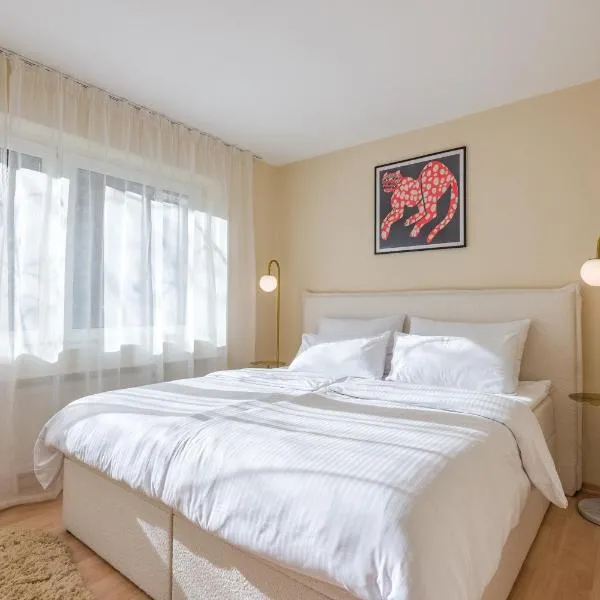 Valemi NEW Premium & Huge, 2Bathroom, SuperCentral, FreeParking, up to 8-16 Guests, hotel v Mníchove