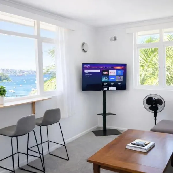 Sydney Harbour Side Water View Apartment, hotel a Sydney