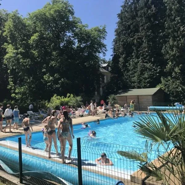 ZEcamping 3 étoiles chiens acceptés animations piscine chauffée, hotel in Grand-Laviers
