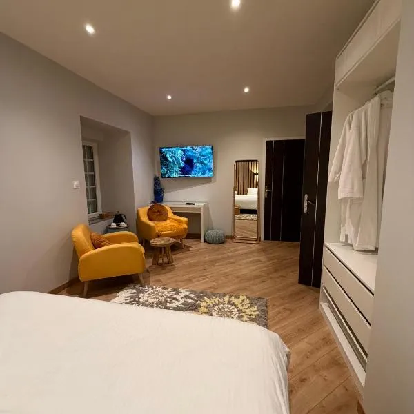 Domagné에 위치한 호텔 Chambres indépendantes avec salles de bain privatives