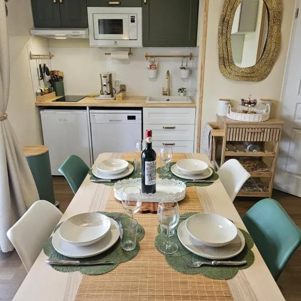 Le Trésor du Lac - Casteljaloux - Lac de Clarens - Appartement - Piscine - Parking - WIFI - Accès privée Plage - Golf - Casino - Terra Aventura - So Vélo: Casteljaloux şehrinde bir otel