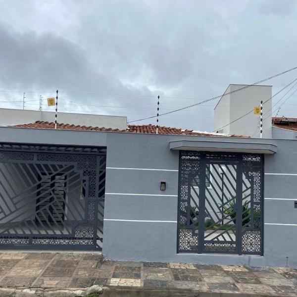 Casa ampla e confortável para temporada
