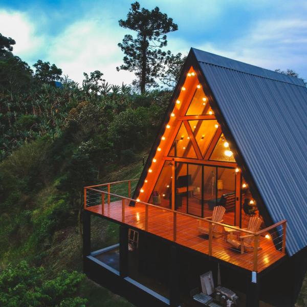 Cabanas Caipora - O melhor do turismo de experiência da Mantiqueira - vista, jacuzzi, lareira, 1h de Campos do Jordão, 3h de SP