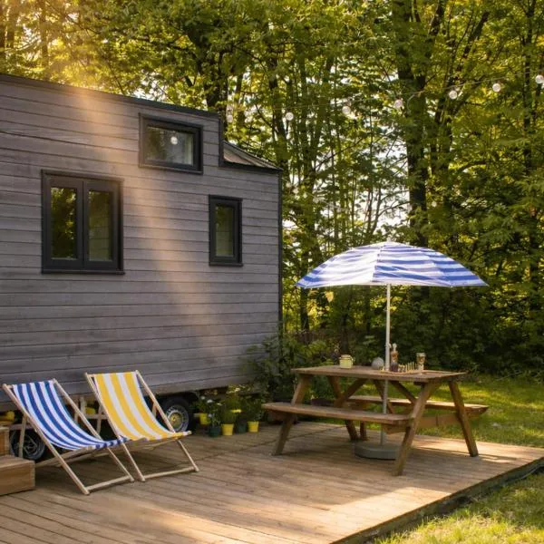Wetteren में, होटल Prullenbos Tiny House Nutz Nest