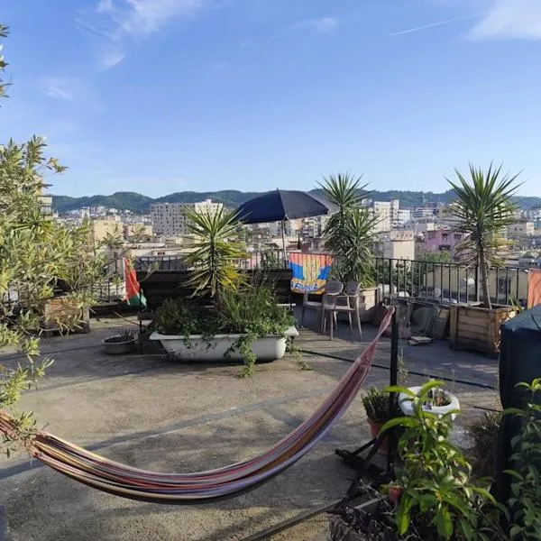 Roof Top Hostel, ξενοδοχείο στα Τίρανα