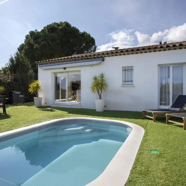 Villa Lecko House avec Piscine – hotel w mieście Antibes