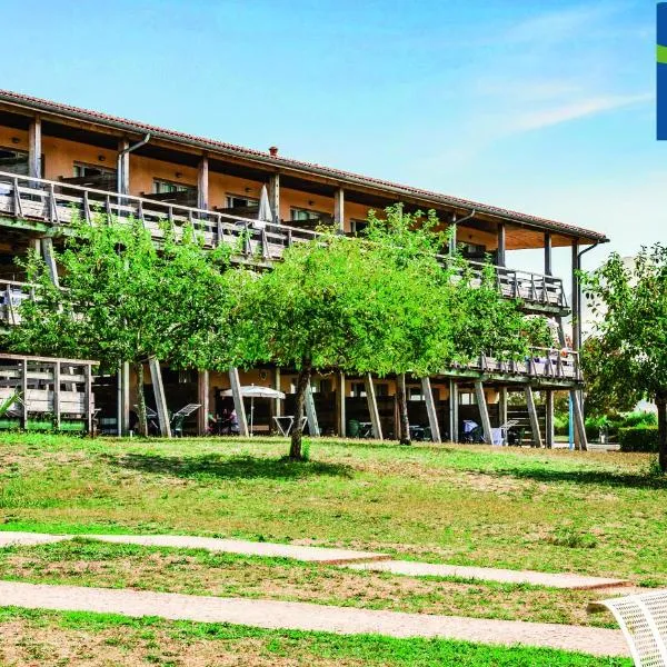 Résidence Pierre & Vacances Les Rives de la Seugne, hotel di Jonzac