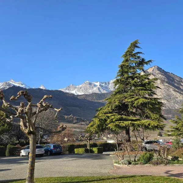 Votre pause détente commence ici - Studio aux Mimosas, Hotel in Saillon