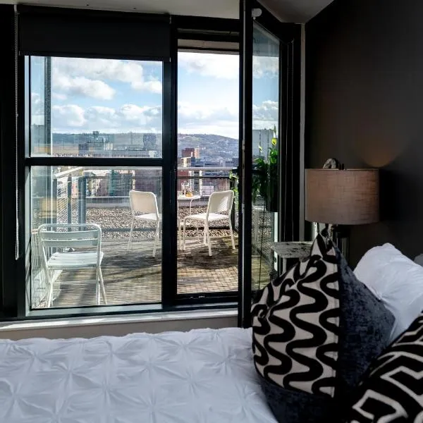 Deluxe City Centre Studio Apartment with Balcony & City Views - FREE WIFI NETFLIX, GYM ACCESS - WESTONE, hotell i Sheffield