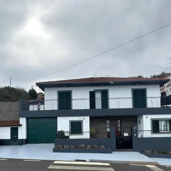 Sea View Home, hotel in Porto Moniz