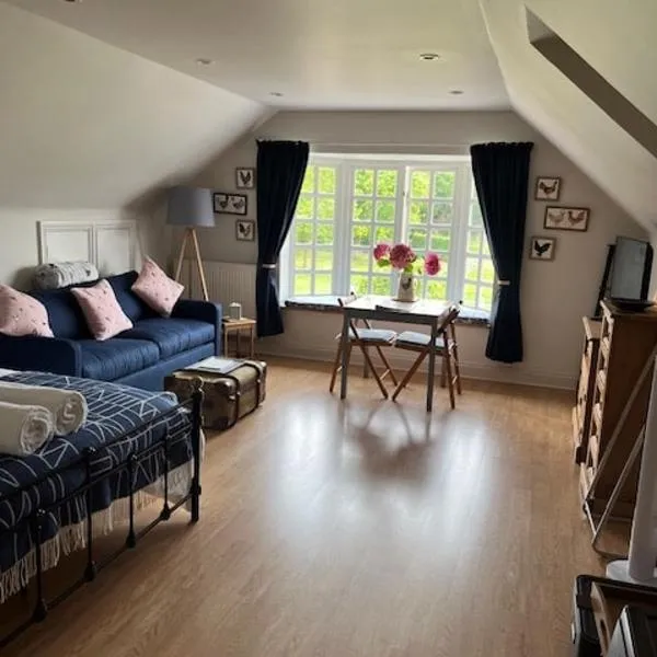 The Bird Loft Studio, hotel a Horsted Keynes