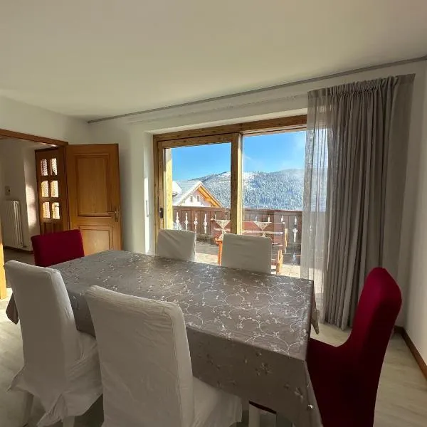 Chalet Laila – hotel w mieście Folgaria