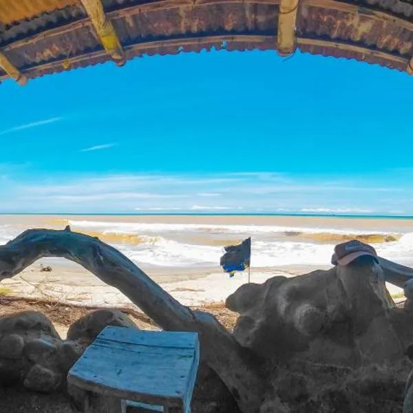 Grillo Tres Puntas Eco-Hostel, Hotel in Zorritos