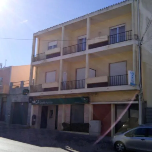 Alojamentos S.José, hotel in Atouguia da Baleia