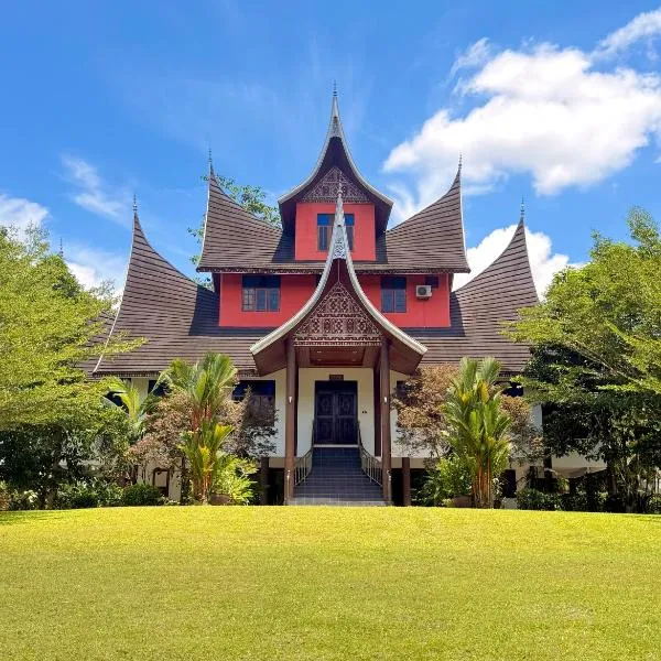 Astana Az-Zahrah, hótel í Bahau