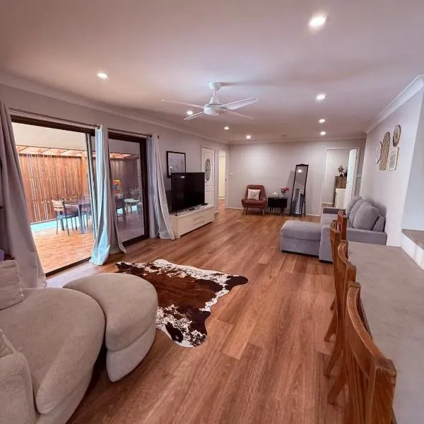 Charming Riverside Retreat sleep6, hotel u gradu 'Dora Creek'