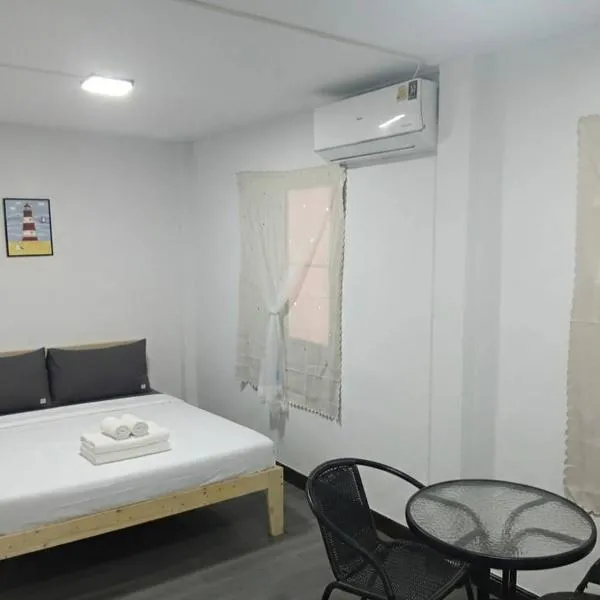 Middle Road Hostel, Hotel in Amphoe Koh Samui