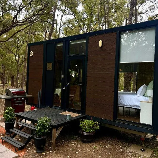 Gum Tree Hideaway by Tiny Away, Hotel in Stoneville
