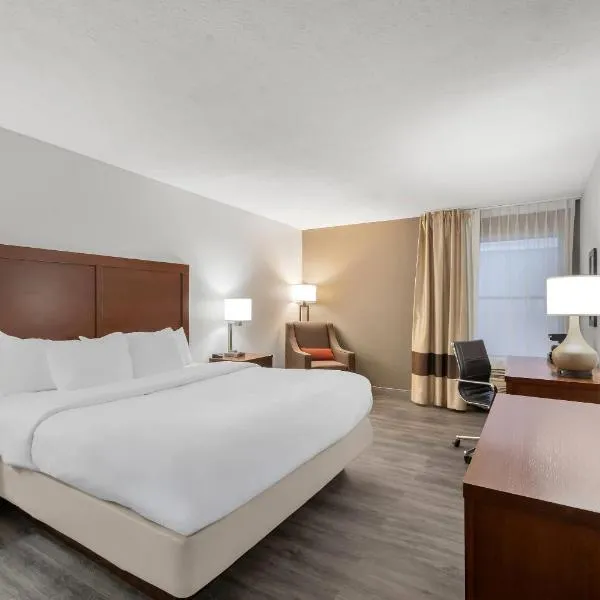 Comfort Inn & Suites Cincinnati Eastgate, hotell i Eastgate