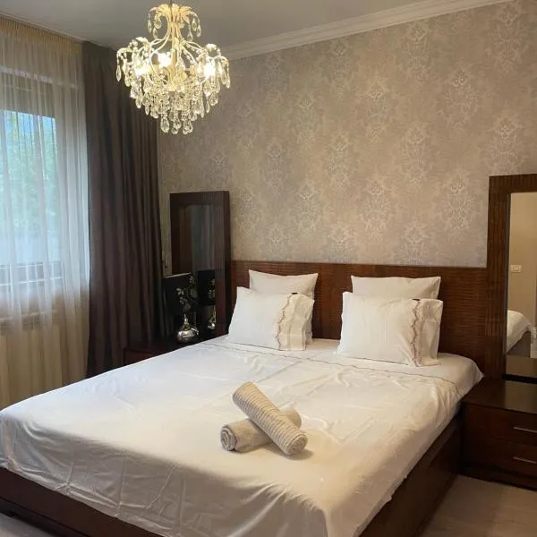ROOM IN A PRIVATE HOUSE - 5min from THERME & AIRPORT, hotel en Corbeanca