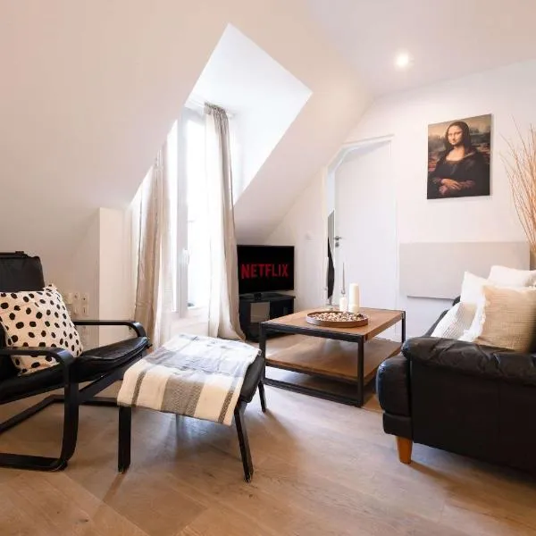 Bright 2BR with Balcony Chic Paris, Hotel in Paris