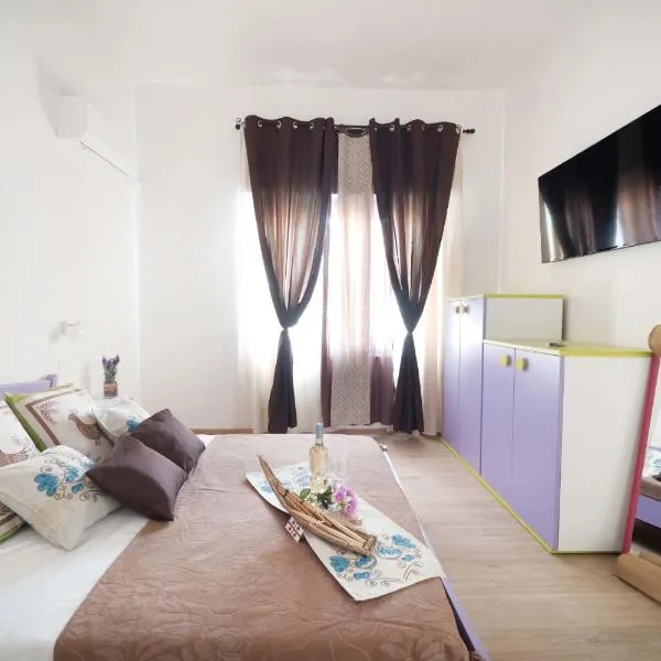 CHIARAGIULIA Camera Giulia Cabras, hotel v destinaci Càbras