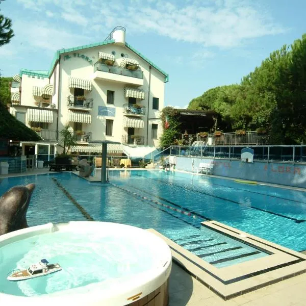 Hotel Flora: Milano Marittima'da bir otel