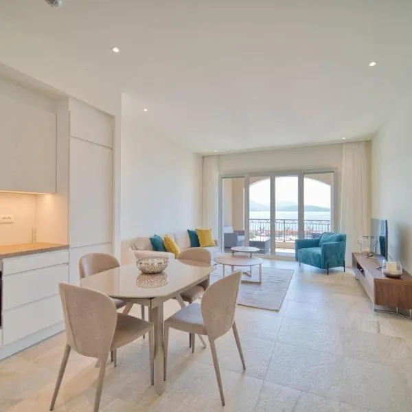 Lustica Bay Marina Village by 2BHome, מלון בלושטיצה