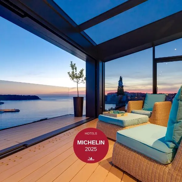 Boutique Hotel Valsabbion، فندق في بولا