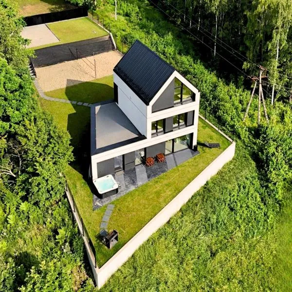 The East House ONE，Łapanów的飯店