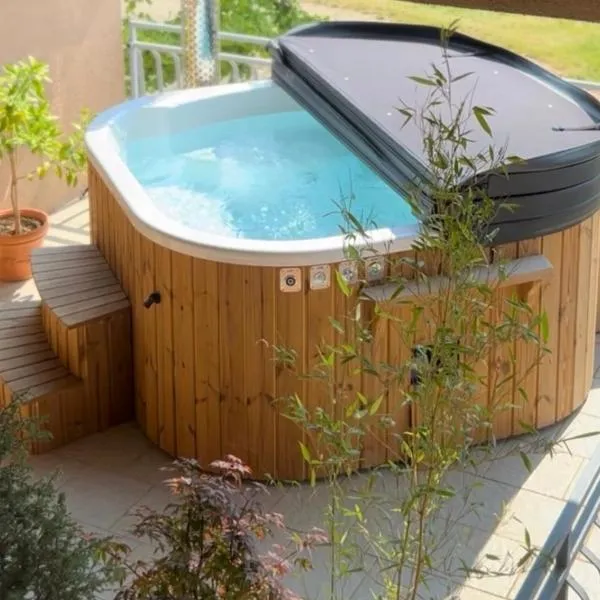 Boutique Wine and Wellness Retreat - Wine Residence Kerman, מלון בŠtrigova