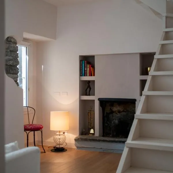 Luxury Apartment in Moltrasio Center, hotel v destinácii Moltrasio