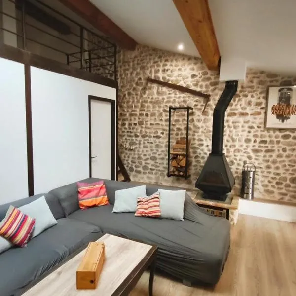 Grange de charme et authentique, hotel em Brouilla