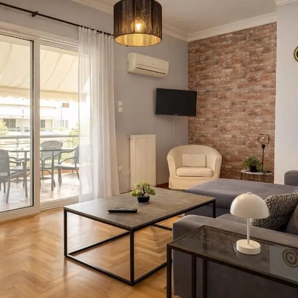 Spacious 3BR in Koukaki, Near Acropolis, hotell i Aten