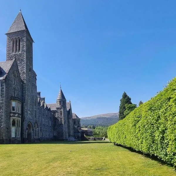 Loch Ness – Luxury Highland Retreat, hotel in Fort Augustus