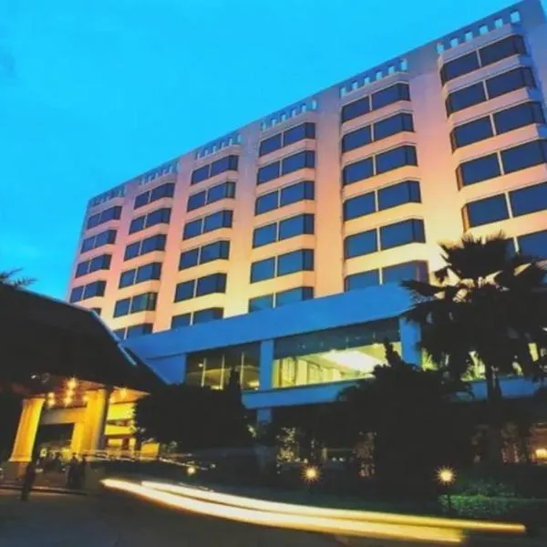Laithong Hotel Ubon Ratchathani, hôtel à Ubon Ratchathani