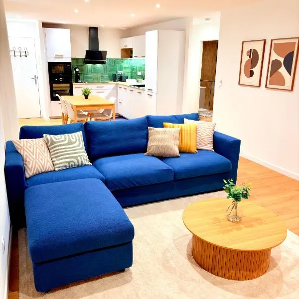 Le salon des voyageurs - Au Cœur de DOLE - Parking GRATUIT à proximité, hotell i Dole