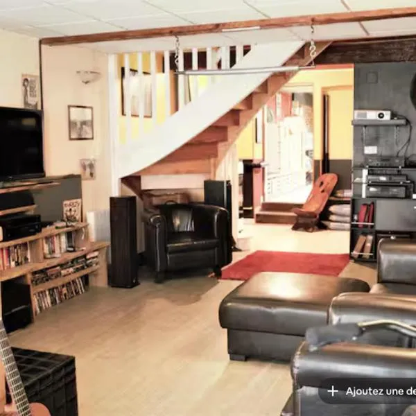"Maison Pop" T3 atypique Centre ville Wifi fibre, hotel in Agen