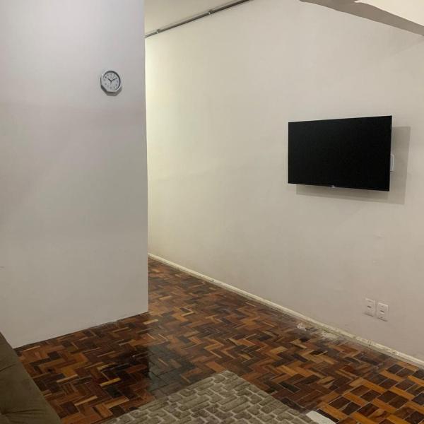 Apto Moderno 2 Quartos c AC, Cozinha Completa