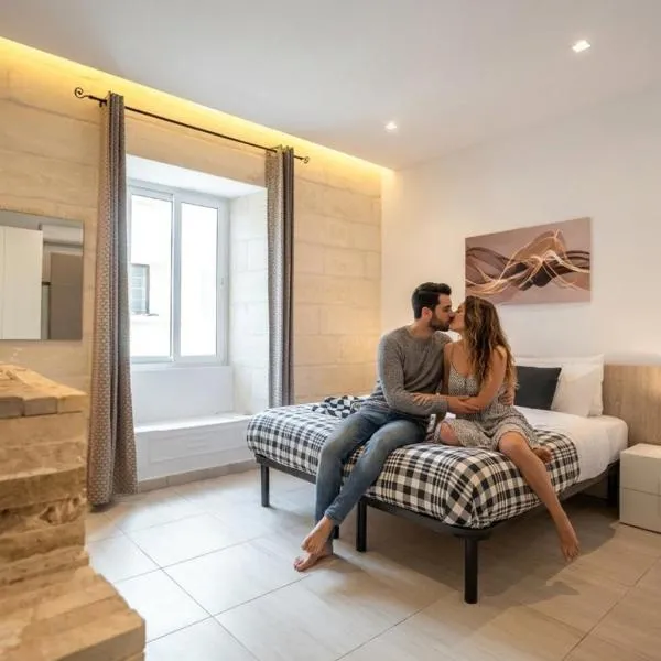 Balluta Bay Beach 4BR-4BA Authentic Maltese Stone Wall, Hotel in Sliema