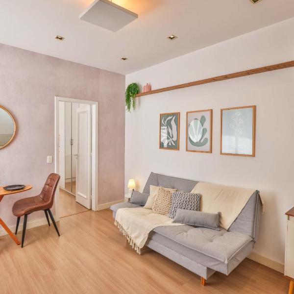 Apartment with air conditioning 2 blocks from Leblon Beach