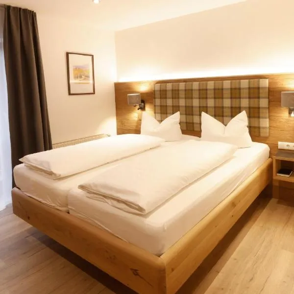 Hotel Gasthof Neuwirt, hotel em Holzkirchen