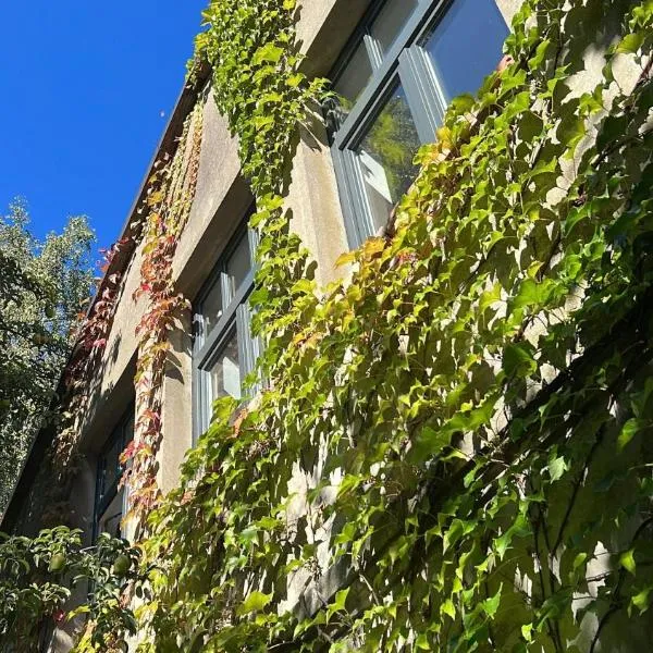 Alte Büdnerei - "Gartenappartement", hotel v destinaci Kühlungsborn