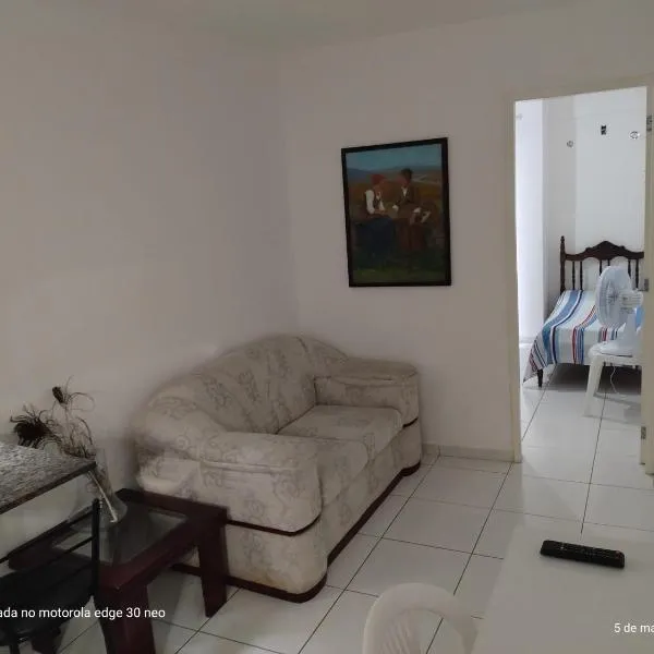 Apt no centro, com 3 vagas, garagem, check in flexível, hotell i Jequié