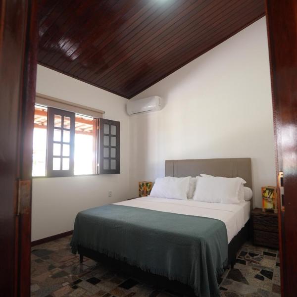 Beachfront Retreat with Pool and Garden - Foto 2